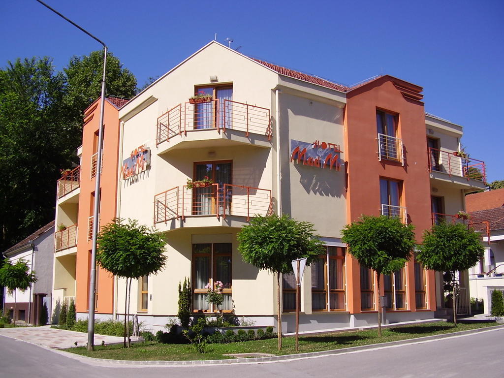 Hotel Mladimir Daruvar Esterno foto